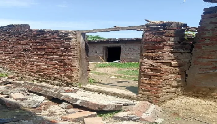 बहराइच : दीवार गिरने से मलबे में दबकर युवक की मौत
