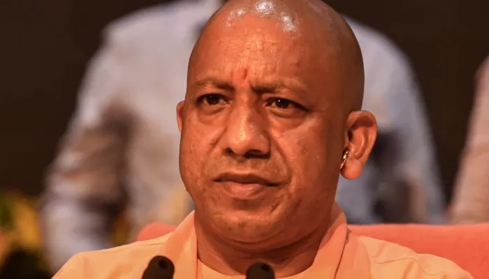 सीएम योगी ने बांके बिहारी मंदिर में हुए हादसे में जनहानि पर जताया दुःख