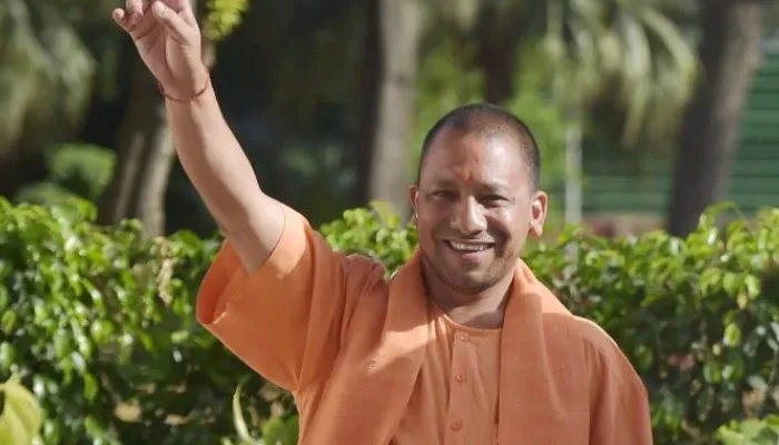 गाजियाबाद: मुख्यमंत्री को अपने बीच पाकर बच्चों ने लगाए योगी योगी के नारे, देंखे वीडियो
