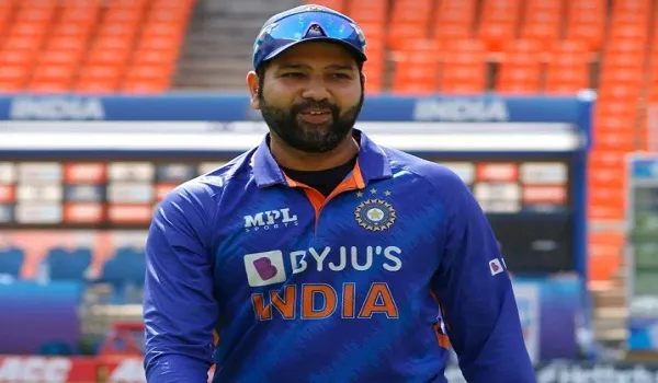 रोहित शर्मा ने वनडे क्रिकेट के भविष्य पर रखी अपनी बात, कहा- सब बेकार की बातें हैं…