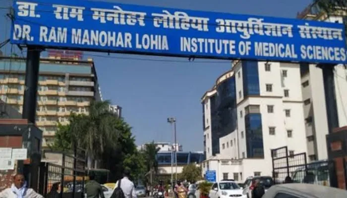 लखनऊ: लोहिया संस्थान में नहीं दूर हो पा रही व्हीलचेयर व स्ट्रेचर की समस्या, मरीजों को घंटों करना पड़ता है इंतजार