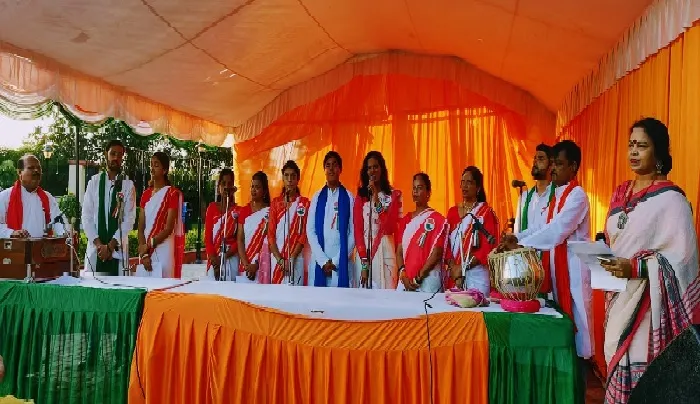 लखनऊ : “वन्देमातरम् गौरव गान” में दिखा उत्साह… जानें पूरा मामला