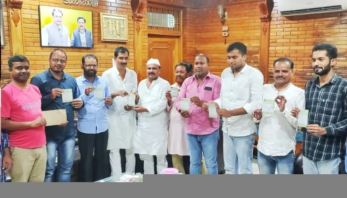 लोकतंत्र और संविधान को खत्म करने में लगी है भाजपा: सपा