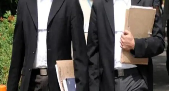 लखनऊ: आठ सौ से अधिक सरकारी वकीलों की आबद्धता हुई समाप्त, नये वकीलों को दिया जाएगा मौका