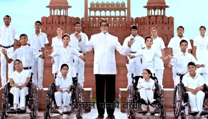 Independence Day: साइन लैंग्वेज में राष्ट्रगान गा कर बिग बी ने मनाया स्वतंत्रता दिवस, देखें वीडियो