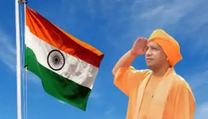 मुख्यमंत्री आवास से सीएम योगी ने की तिरंगा अभियान की शुरुआत, ओजस्वी नारों से गुंज उठा गगन