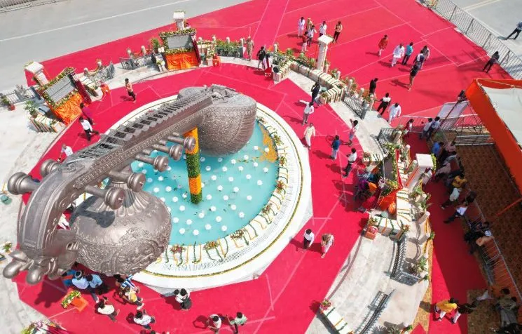 अयोध्या में लता मंगेशकर चौक का लोकार्पण, PM मोदी बोले- लता दीदी के सुर युगों-युगों तक देश के कण-कण को जोड़े रखेंगे