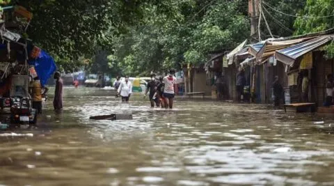 खटीमा और शक्तिफार्म में बढ़ी परेशानी, नदी नाले उफान पर, 26 परिवारों के 130 लोगों ने स्कूल में ली शरण