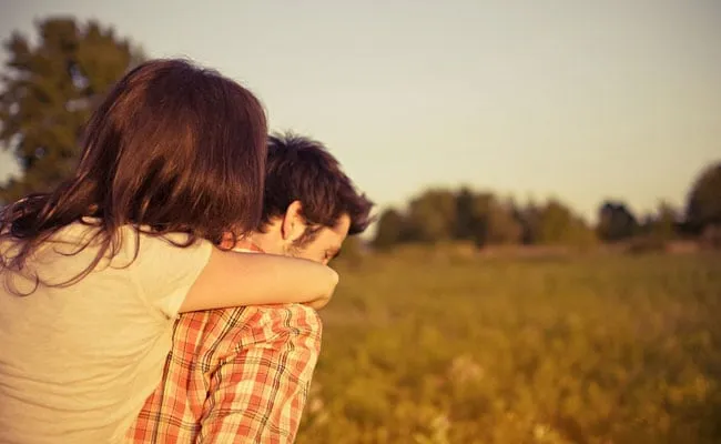 कपल्‍स के बीच बढ़ते Relationship Depression को दूर करने के लिए अपनाएं ये टिप्स