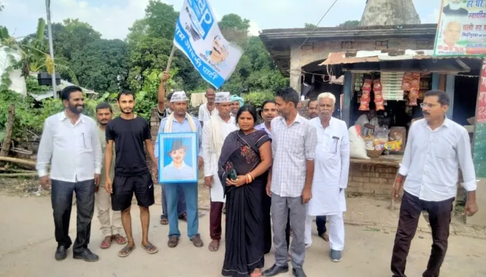 बहराइच: आम आदमी पार्टी ने मनाई भगत सिंह की जयंती