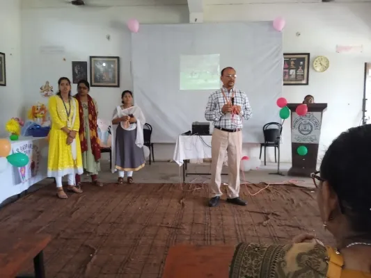 दादा-दादी, नाना-नानी बच्चों को देतें हैं अच्छे संस्कार: द्विवेदी
