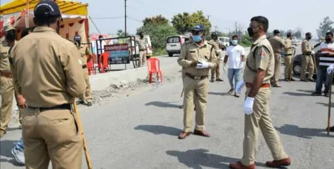 रुद्रपुर: मंदिर के रास्ते में अवैध निर्माण का विरोध, पुलिस ने निर्माण कार्य रुकवाया