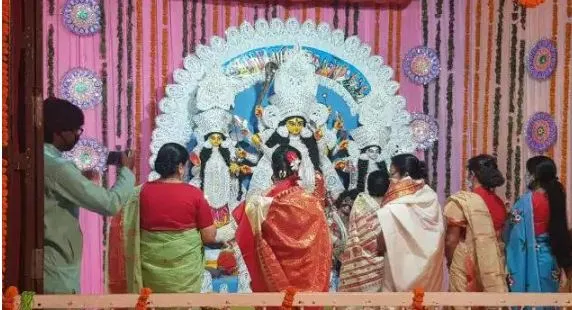 कोलकाता: इस बार महिला सशक्तिकरण पर आधारित होगा सरबजनिन सामुदायिक दुर्गा पंडाल