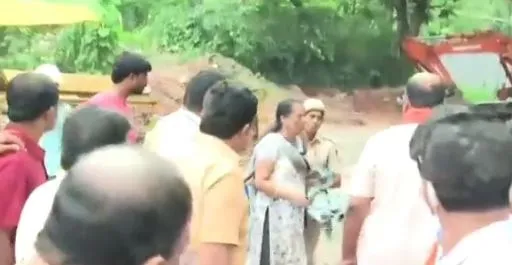कर्नाटक : भाजपा विधायक ने महिला को झिड़का, सवाल पूछने पर हिरासत में ली गई