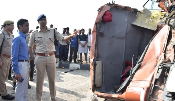 लखीमपुर-खीरी: भीषण सड़क हादसे में गई 10 लोगों की जान, 50 से अधिक घायल, पीएम ने जताया दुख