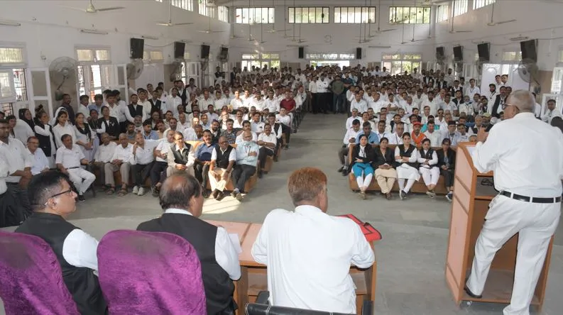 बरेली: सिविल अदालतों के स्थानान्तरण के विरोध में सोमवार तक वकीलों की हड़ताल जारी