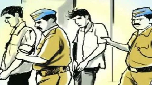 सिलीगुड़ी में 2.42 करोड़ रुपये के सोने के साथ दो युवक गिरफ्तार, पुलिस ने भेजा जेल
