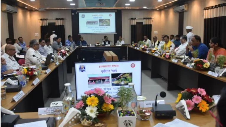 बरेली: पूर्वोत्तर रेलवे की बैठक, संसद सदस्यों और सासंद प्रतिनिधियों ने अहम मुद्दों पर की चर्चा