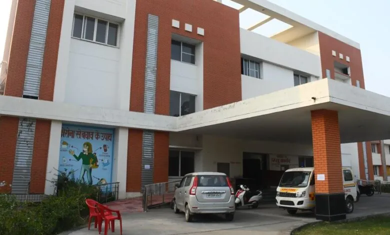 बरेली: 300 बेड अस्पताल के प्रभारी बदले, महिला डॉक्टर की तैनाती नहीं