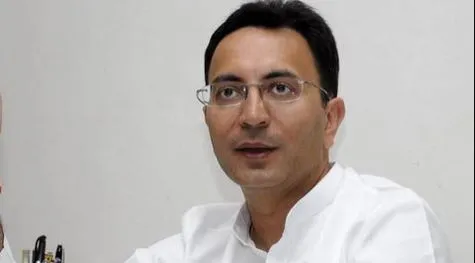 बरेली: पीडब्ल्यूडी मंत्री बोले- गड्ढे वाली सड़कों को सूची बना दुरुस्त कराएं