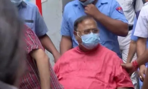 अदालत में सुनवाई के दौरान रो पड़े बंगाल के पूर्व मंत्री, न्यायिक हिरासत बढ़ी