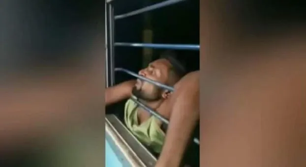 अब ये चोर नहीं करेगा चोरी! चलती ट्रेन में 20KM तक लोगों ने लटकाए रखा, देखें Video