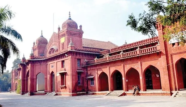 बरेली: अध्यक्ष के खिलाफ हुए कर्मचारी, कार्यकारिणी की मर्जी के बगैर लिया ये फैसला