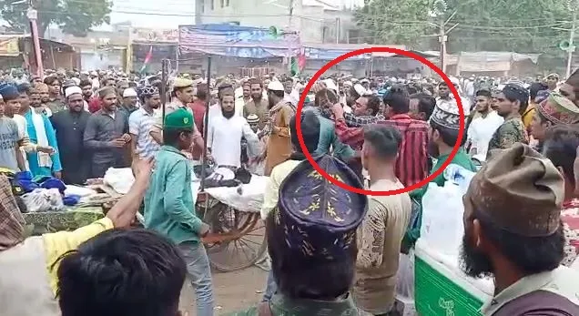 बरेली: इस्लामिया ग्राउंड में जायरीन और दुकानदार के बीच जमकर चले लात-घूंसे, मची अफरा-तफरी
