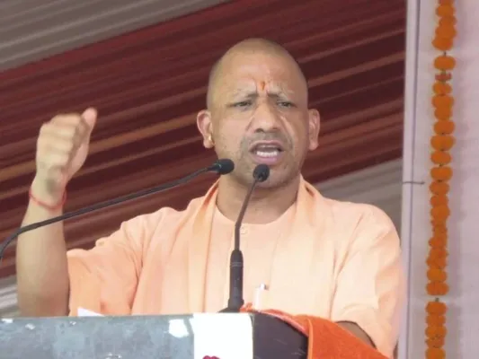 मऊ: सीएम योगी ने दी करोड़ों की सौगात, माफिया के खिलाफ कही ये बड़ी बात