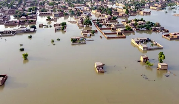 Flood in Pakistan : पाकिस्तान की मदद को आगे आया अमेरिका, बाढ़ राहत के लिए दिए एक करोड़ डॉलर