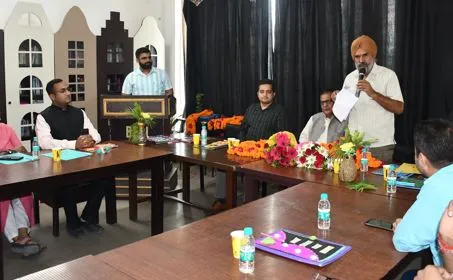 बरेली: इंडिपेंडेंट स्कूल एसोसिएशन की ओर से बैठक का आयोजन, स्कूल संचालकों ने उठाईं समस्याएं