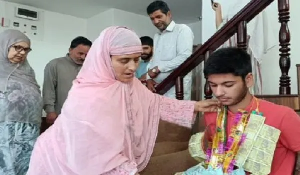 जम्मू-कश्मीर के छात्र ने नीट-यूजी परीक्षा किया टाॅप, देश भर में हासिल की 10वीं रैंक