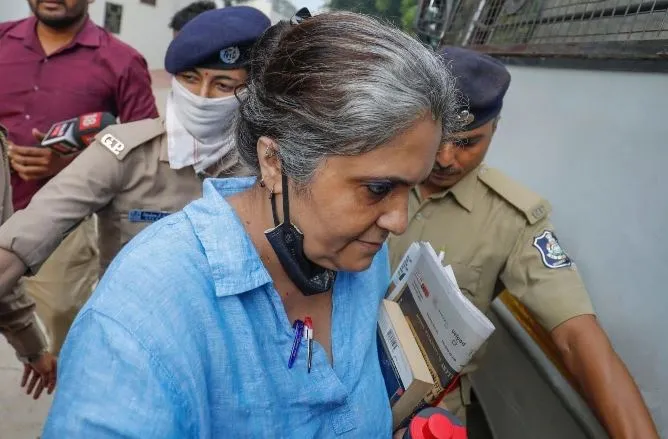 सामाजिक कार्यकर्ता तीस्ता सीतलवाड़ जेल से हुईं रिहा, सुप्रीम कोर्ट ने दी थी अंतरिम जमानत