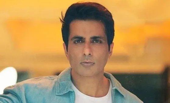 चंडीगढ़ विश्वविद्यालय की घटना बहुत दुर्भाग्यपूर्ण, हमारी बहनों के साथ खड़े होने का समय: सोनू सूद
