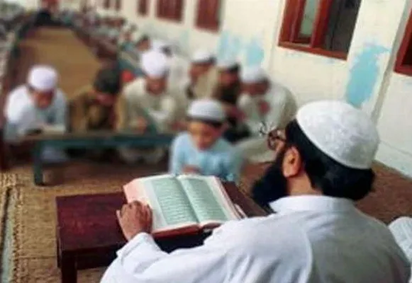 आजमगढ़: आज से शुरू हुआ मदरसों में सर्वे का काम