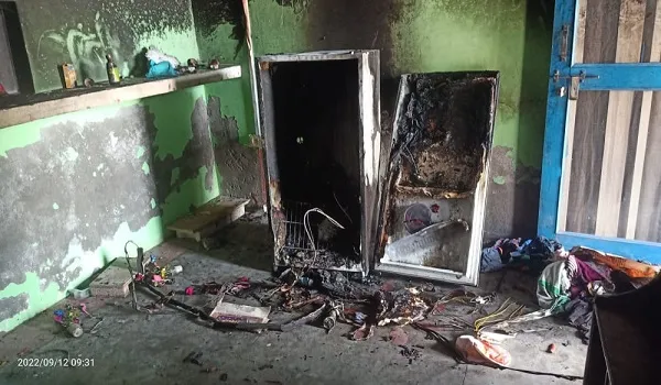 अमरोहा : अचानक शार्ट सर्किट से घर में लगी आग, हजारों का माल जलकर खाक