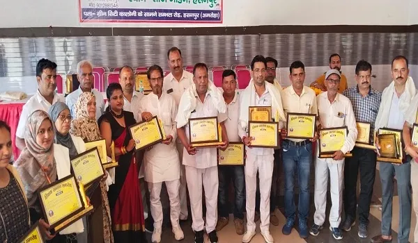 अमरोहा: शिक्षक दिवस पूर्व संध्या पर हुआ शिक्षकों का सम्मान