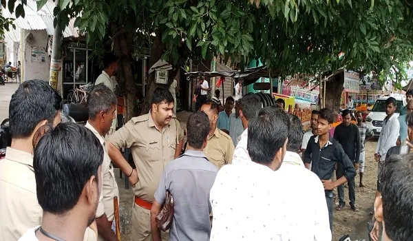 अमरोहा: दो रोडवेज बस चालकों में साइड लेने को लेकर हुआ विवाद, की तोड़फोड़