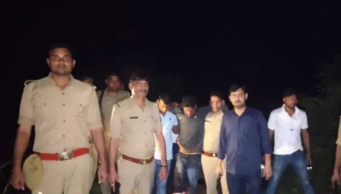फतेहपुर: पुलिस व बदमाशों में हुई मुठभेड़, एक के पैर में लगी गोली दूसरा फरार