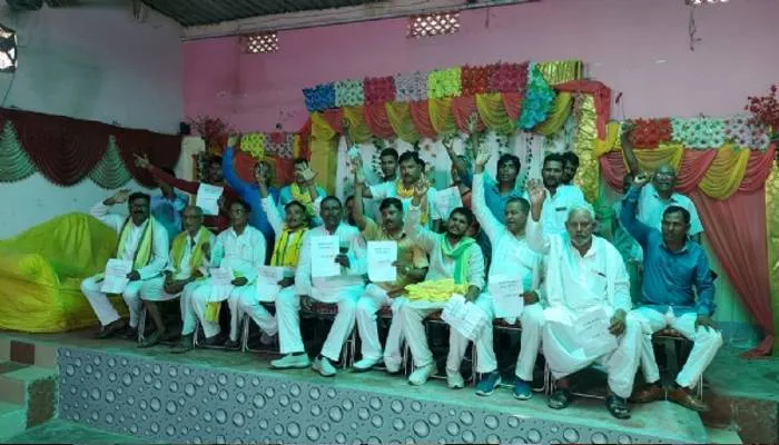 ओपी राजभर को फिर लगा झटका: सैकड़ों कार्यकर्ताओं ने छोड़ी पार्टी