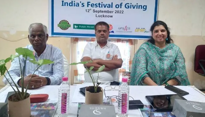 समाज की भलाई के लिए कुछ वक्त जरूर निकालें: डॉ. हीरा लाल