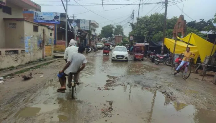 अयोध्या: बारिश के चलते जगह-जगह हुआ जलभराव, खुली एडीए के विकास की पोल
