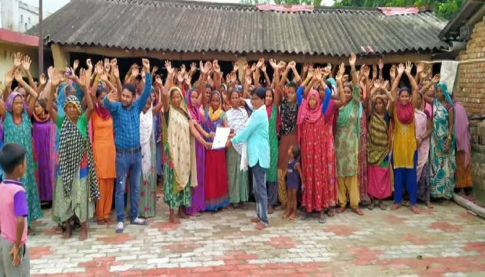 बहराइच: ग्राम प्रधान की अध्यक्षता में हुई कलस्ट की बैठक, कोटेदार को बर्खास्त करने का निर्णय