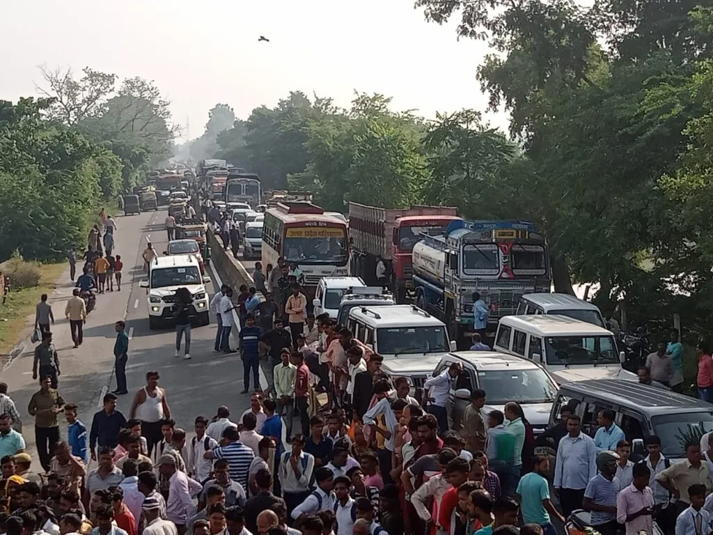 बरेली: साइकिल से स्कूल जा रही छात्रा को तेज रफ्तार कार ने मारी टक्कर, मौके पर मौत, परिजनों ने लगाया जाम