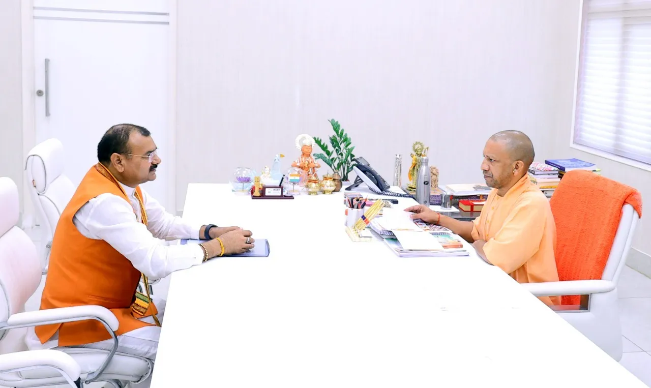 पीलीभीत: कृषि महाविद्यालय, सैनिक स्‍कूल बनवाने की उठाई मांग, राज्यमंत्री ने CM से की मुलाकात