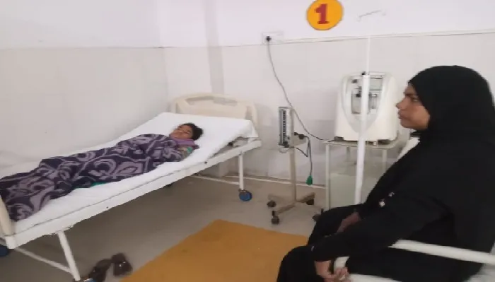 बाराबंकी : दबंगों ने मां-बेटियों को पीटा, हालत नाजुक