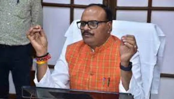 जौनपुर में डिप्टी सीएम के कार्यक्रम के बाद भाजपा नेताओं में मारपीट