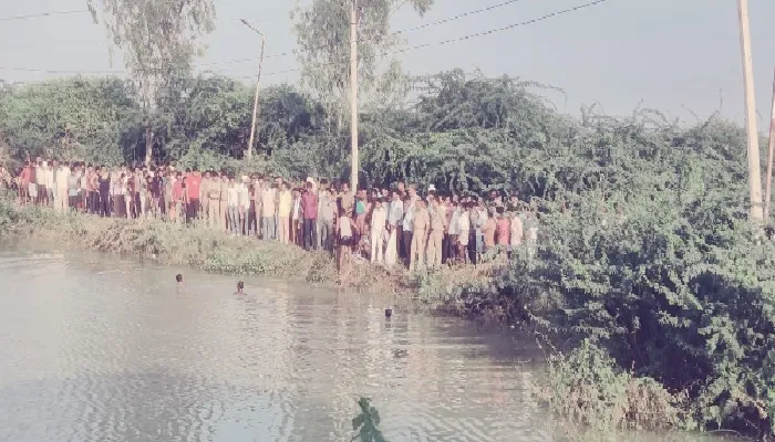 हमीरपुर : तालाब में डूबा अधेड़ पुलिस व गोताखोर कर रहे तलाश