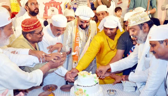 चालिहा महोत्सव: सत्संग व भजन ने बांधा समां, निकली शोभायात्रा