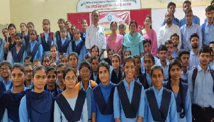 प्रतियोगिता : समानता का भाव उत्पन्न करता है ड्रेस